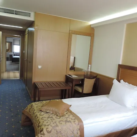 Svilena Hotel *